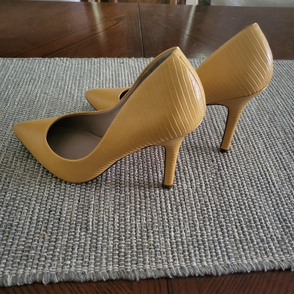 Shoes - Picture 3 of 3